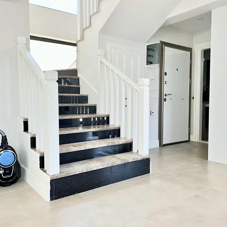 Nest Largely Designed Private With Pool & Garden In Hotel 4*