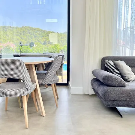 Hotel Nest Largely Designed Private With Pool & Garden In