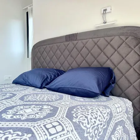 호텔 Nest Largely Designed Private With Pool & Garden In